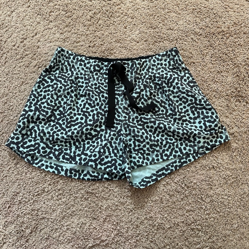 Lululemon Spring Break Away Short 4-Way Stretch Ace Spot Tranquil Blue Black 8